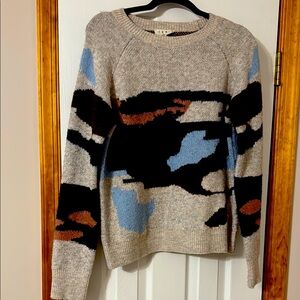 THML Women's Camouflage Sweater